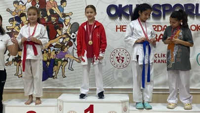 Bayraklılı sporcular 14 madalya ile şampiyonanın yıldızı oldu