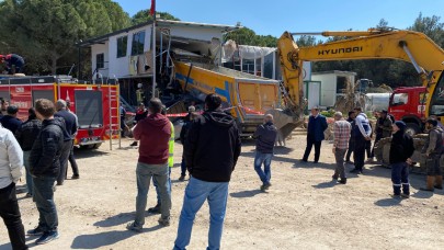 Hafriyat kamyonu konteynıra çarptı, sürücü hayatını kaybetti