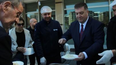 İzmirli taksicilerden pilav hayrı