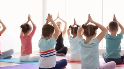Bornova Belediyesi’nden miniklere özel yoga etkinliği