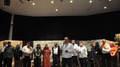 Ege Üniversitesi Toplum Ruh Sağlığı hastalarından tiyatro performansı