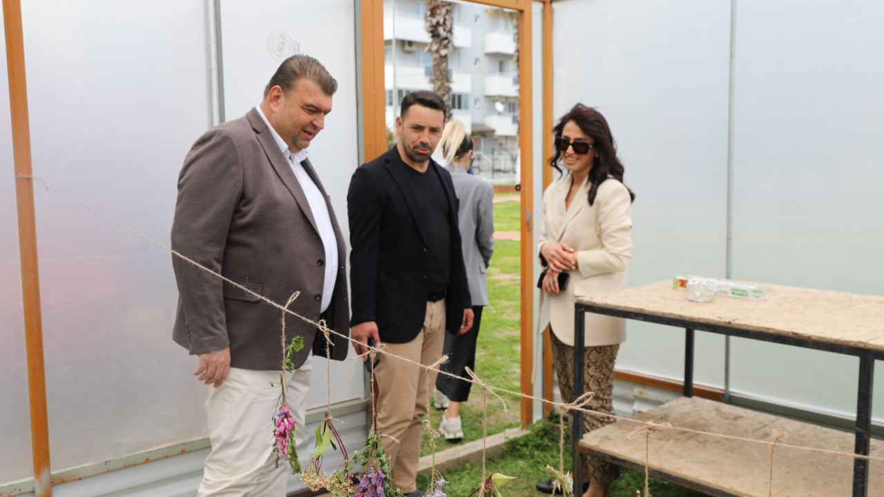 Seferihisar’da çocuklara çifte bayram