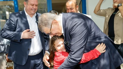 Başkan Tugay Menderes’in köylerinde üreticilerle buluştu