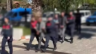 33 bin lirasını gasbettikleri kişiyi benzin döküp yakmak istediler; 2 tutuklama