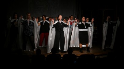 Şiddet mağduru kadınların çığlığını Bornovalı tiyatrocular duyuracak