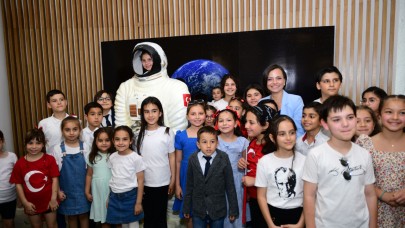 Karabağlarlı çocuklar uzayla tanışıyor