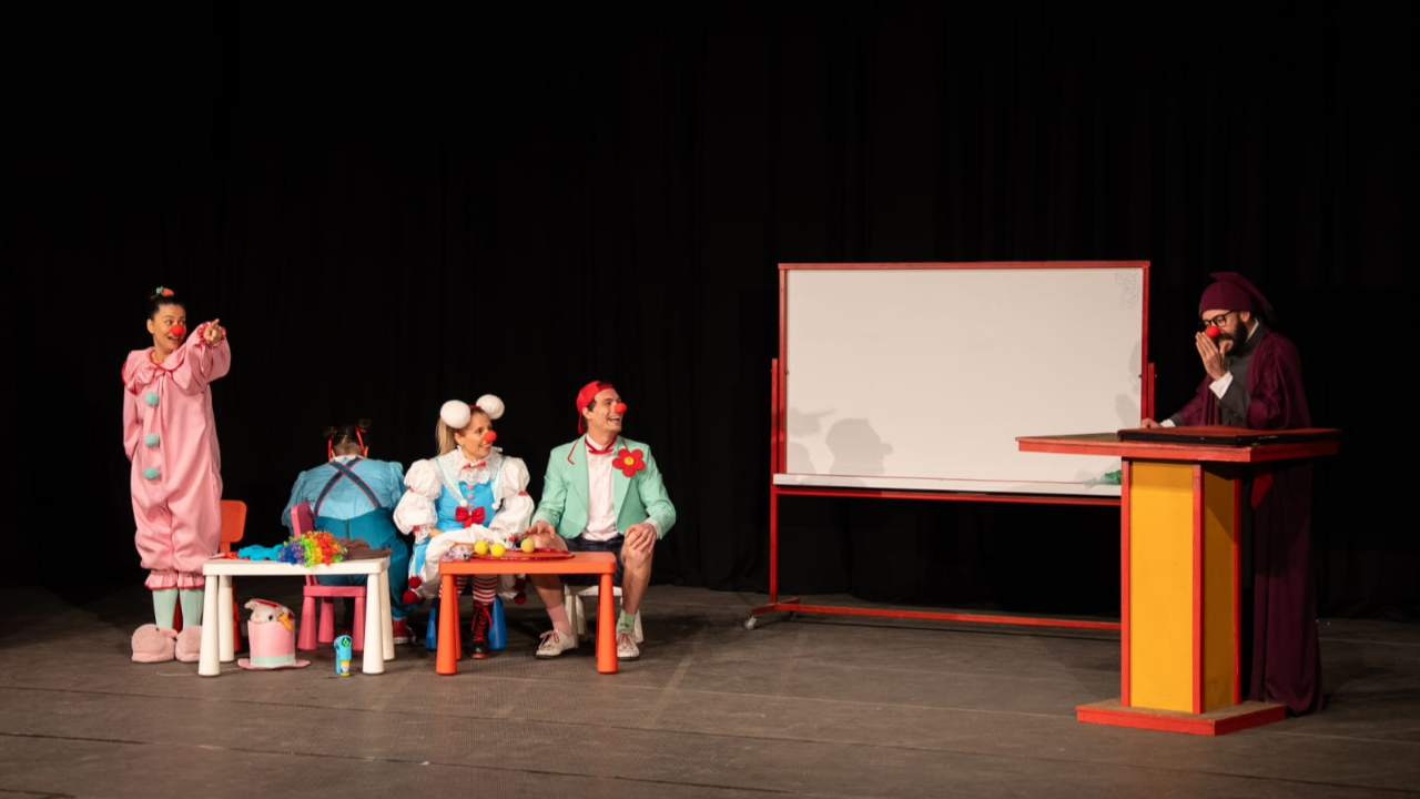 İzmir Şehir Tiyatroları’ndan çocuklara bayram armağanı