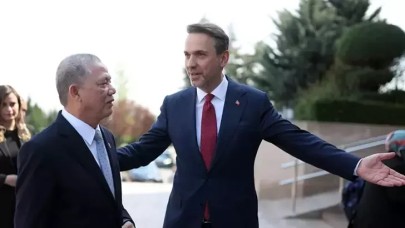 Bakan Bayraktar, Malezyalı mevkidaşı Yusof ile görüştü