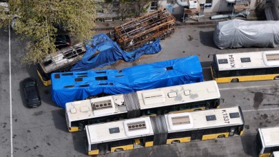 İETT garajları otobüs mezarlığına dönüştü, yanan otobüsler havadan görüntülendi