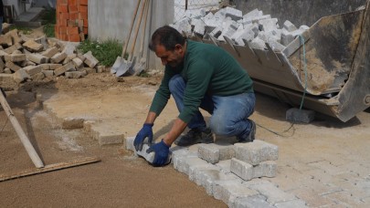 Menderes’te yol seferberliği devam ediyor