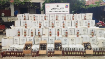 İzmir'de 3 bin 142 şişe kaçak içki ele geçirildi