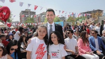 Bayraklı’da muhteşem 23 Nisan Karnavalı