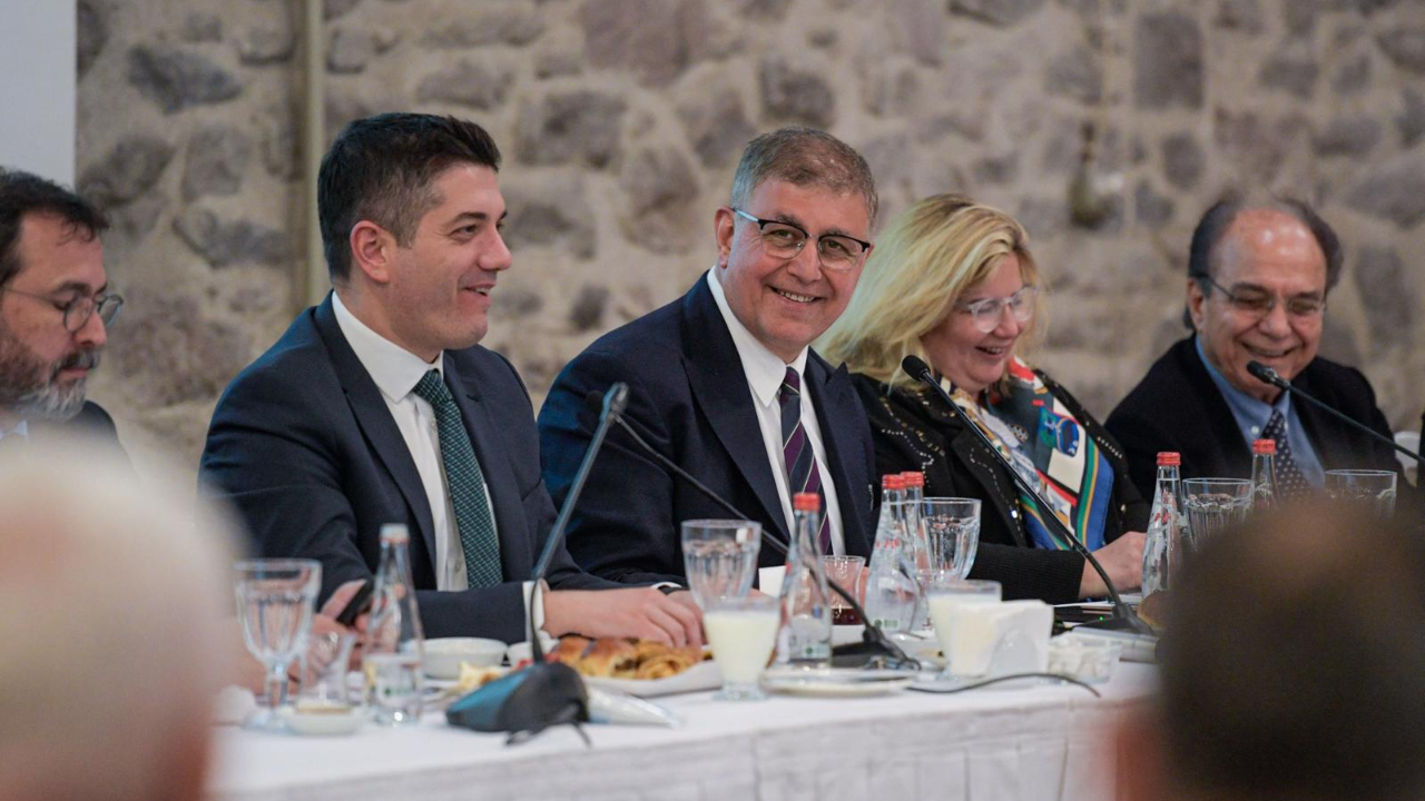 Başkan Tugay’dan kentsel dönüşümde kararlılık mesajı