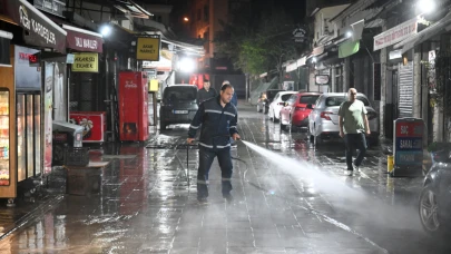 Tarihi Bornova Çarşısı’nda temizlik mesaisi