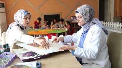 Bayraklı'da anneler üretiyor, çocuklar keşfediyor