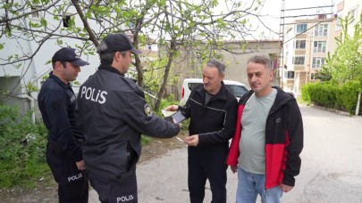 Samsun’da yürek ısıtan olay: Bulduğu içi döviz dolu cüzdanı polise teslim etti