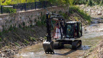 Körfezle buluşan derelerde temizlik harekâtı