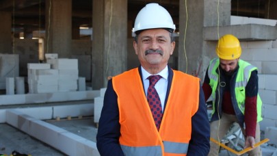 Siirt’te sismik izolatörlü hastane inşaatı devam ediyor