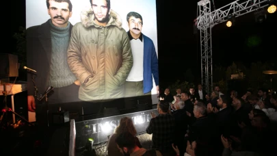 Güzelbahçe'de Denizler Türkülerle Anıldı
