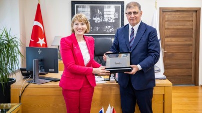 Birleşik Krallık Büyükelçisi’nden Başkan Tugay’a ziyaret