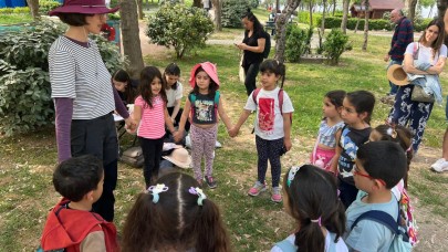 Çocuklar, ormanda keşif ve masal yolculuğunda buluşuyor