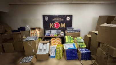 İzmir'de 42 milyon lira değerinde kaçak oto yedek parça ve akaryakıt ele geçirildi