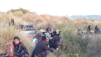 İHA tespit etti, göçmen kaçakçıları ve düzensiz göçmenler yakalandı