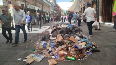 İzmir'in göbeğinde çöpten utanç manzarası