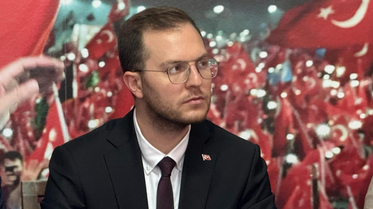 AK Gençlik İzmir’den Cumhurbaşkanı Erdoğan’a hakarete sert tepki!