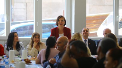 Karabağlarlı muhtarlardan Başkan Kınay’a sürpriz kahvaltı