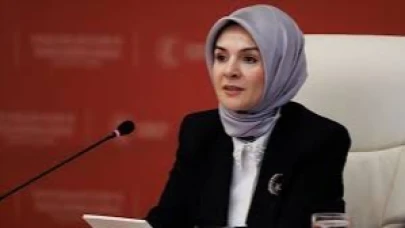 Bakan Göktaş, İstanbul'da kendisini sosyal medyadan davet eden gence kız istedi