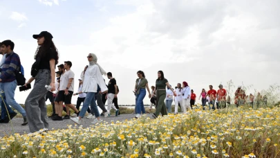 İzmir Kuş Cenneti'nde Ata’ya Saygı Yürüyüşü