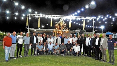 Çeşme Muhtarlar Derneği kuruluşunu yemekli toplantıyla kutladı