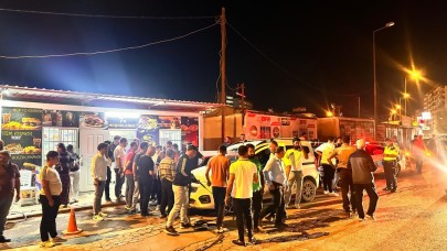 İlginç kaza: Satmak için kaporasını aldığı otomobilinin üzerine hafif ticari araç çıktı