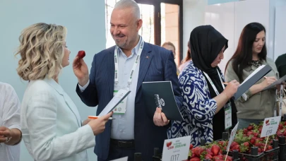Emiralem Çilek Festivali'ne rekor ziyaretçi