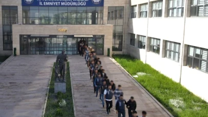 Cumhuriyet tarihinin en büyük siber dolandırıcılık operasyonlardan birine imza atıldı