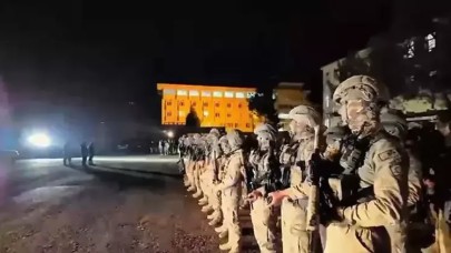 Diyarbakır'da 1 milyon 400 bin kök Hint keneviri ve skunk ele geçirildi; 8 gözaltı