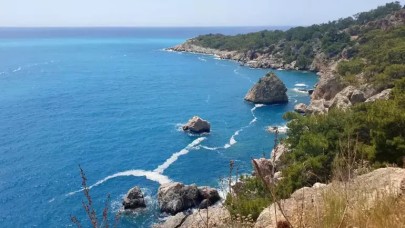 Antalya'da arızalanan helikopter denize acil iniş yaptı