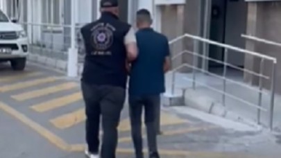 Biri kırmızı bültenle aranan 2 cinayet firarisi İzmir'de yakalandı