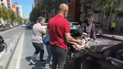 Esenyurt'ta yaya geçidinde tekmeli yol verme kavgası