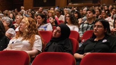 Hemşireler ile hemşire adayları bir araya geldi