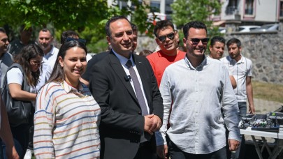 Bornova’da fidanlar toprakla buluştu, gönüller birbirine kavuştu