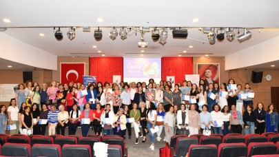 Kadınlar dijital dünyada parlıyor: 159 kadın sertifikalarını aldı