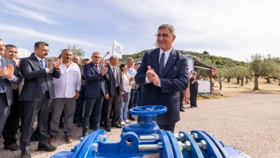 Dikili’de toprak suyla buluştu, üretici bayram sevinci yaşadı