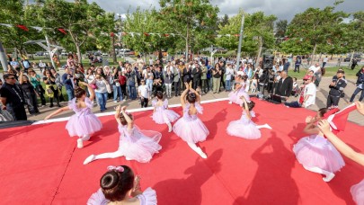 Bayraklı’da gençler Gençlik ve Spor Festivali’nde buluştu