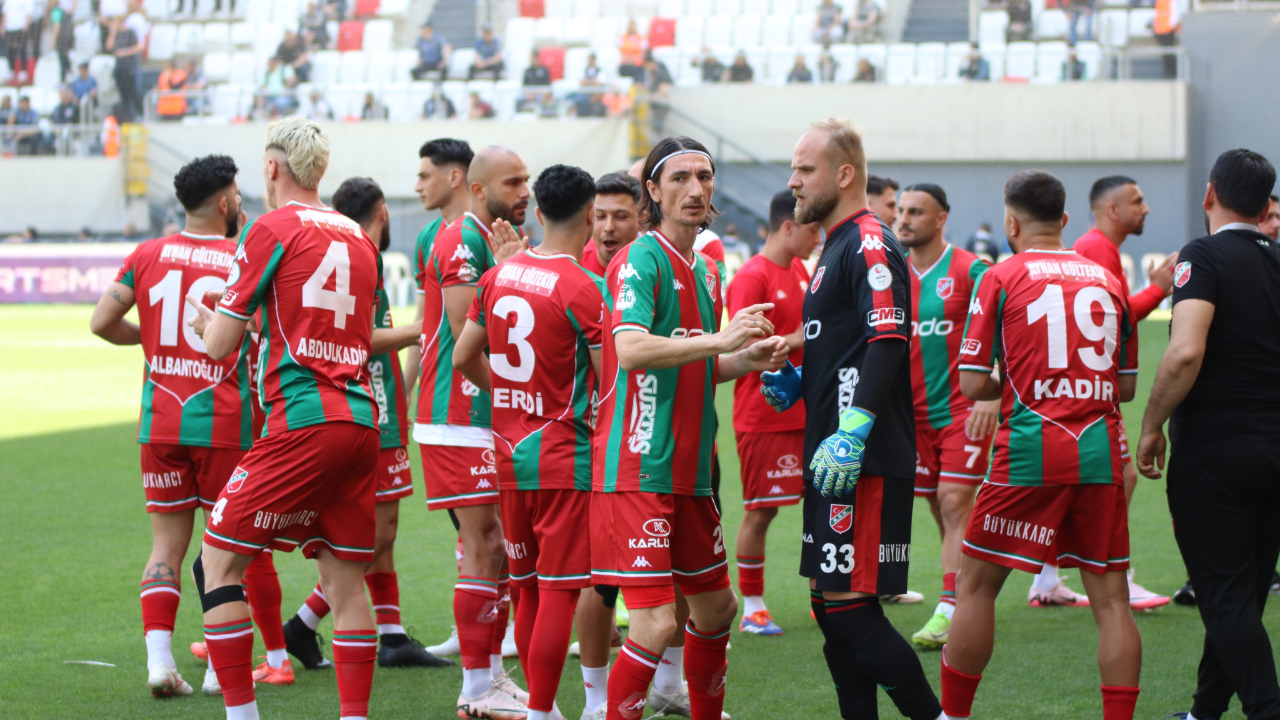 Karşıyaka, final için sahaya çıkıyor
