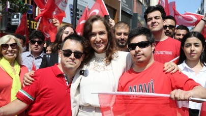 Karşıyaka’da omuz omuza 19 Mayıs yürüyüşü