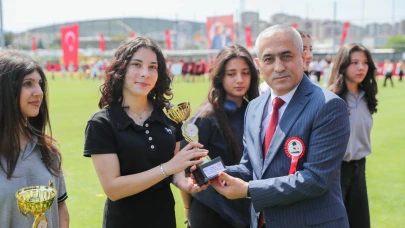 19 Mayıs Atatürk’ü Anma, Gençlik ve Spor Bayramı Aliağa’da coşkuyla kutlandı