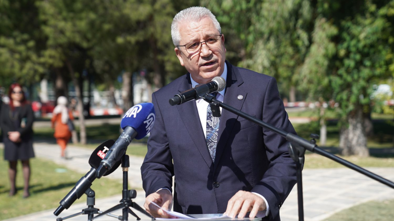 Ege Üniversitesi'nde  “70. Yıl Anıtı” törenle açıldı