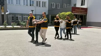 Kıskançlık nedeniyle eski sevgilisinin kovulmasını istediği kafeyi kurşunlattı